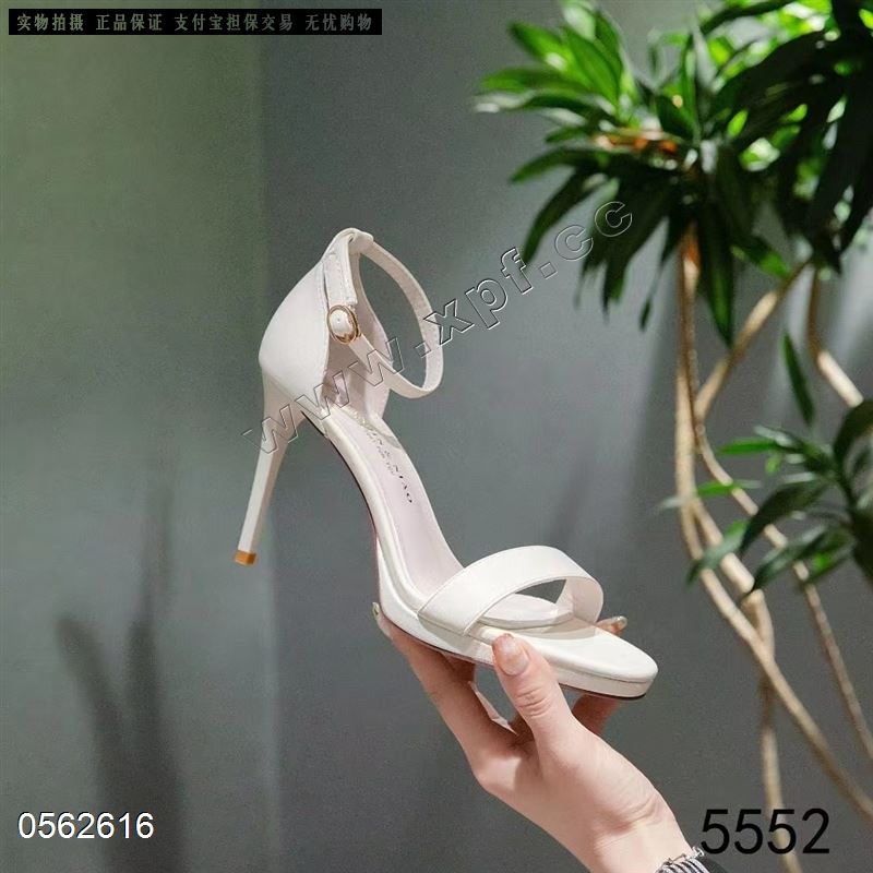 钎金鸟时尚凉鞋5552