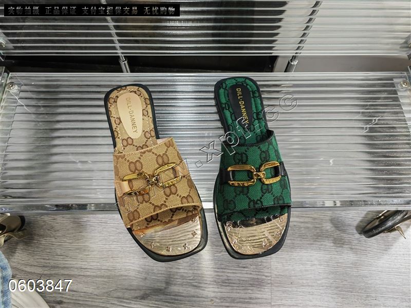 品牌时尚拖鞋012-39