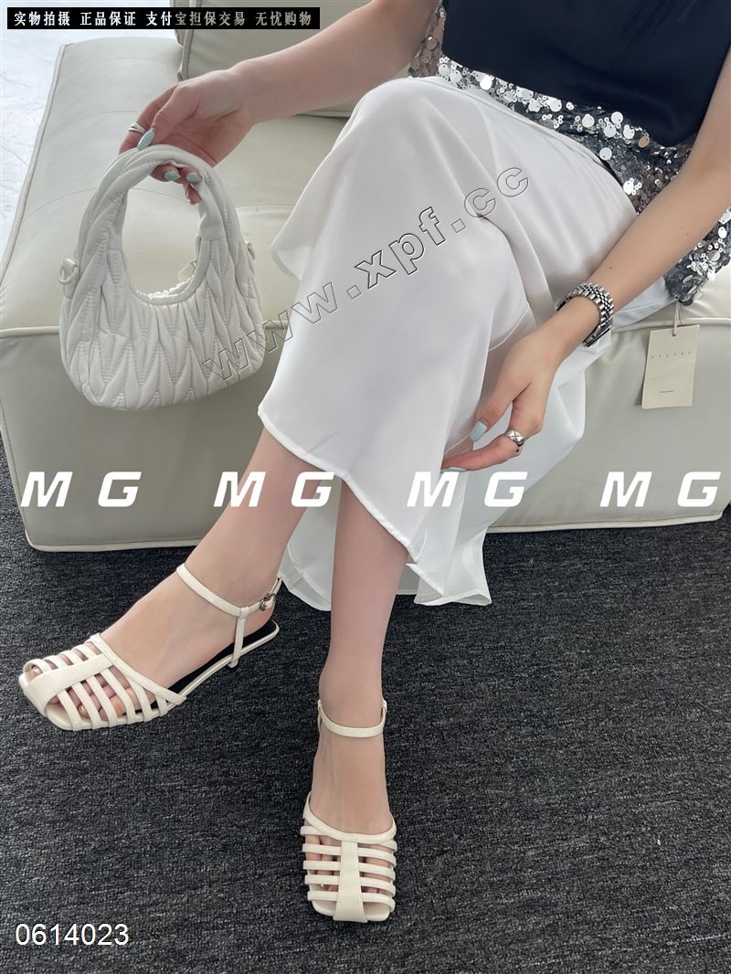 MG  时尚凉鞋621119
