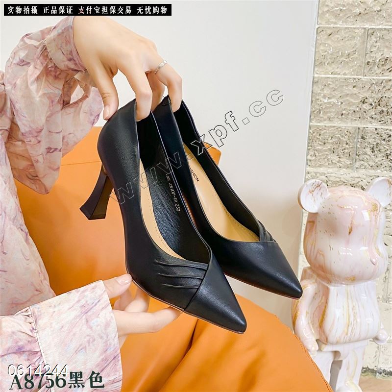 名靓女星8756