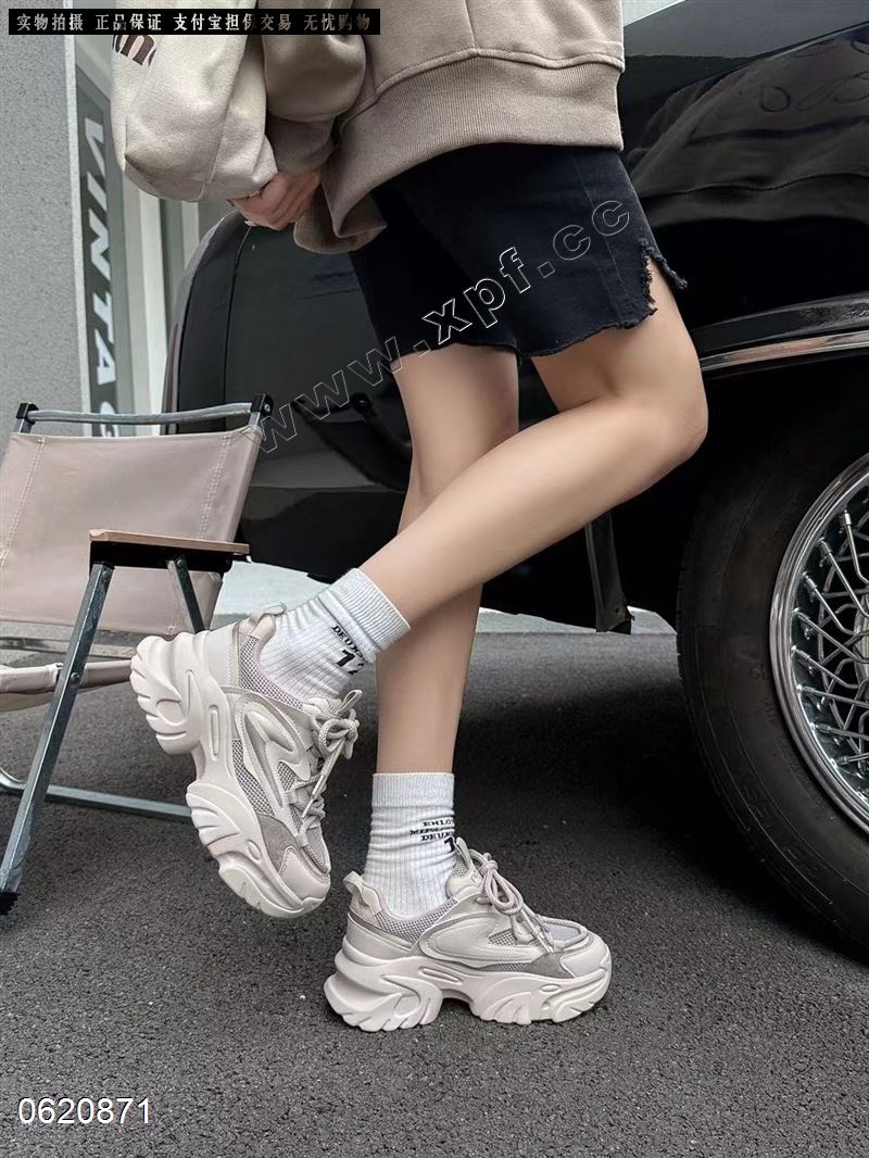 可爱美眉