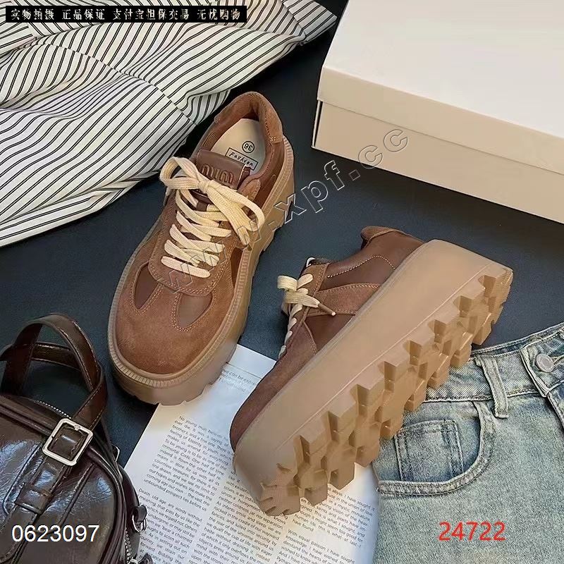 新款美拉德色糸增高休闲板鞋24722