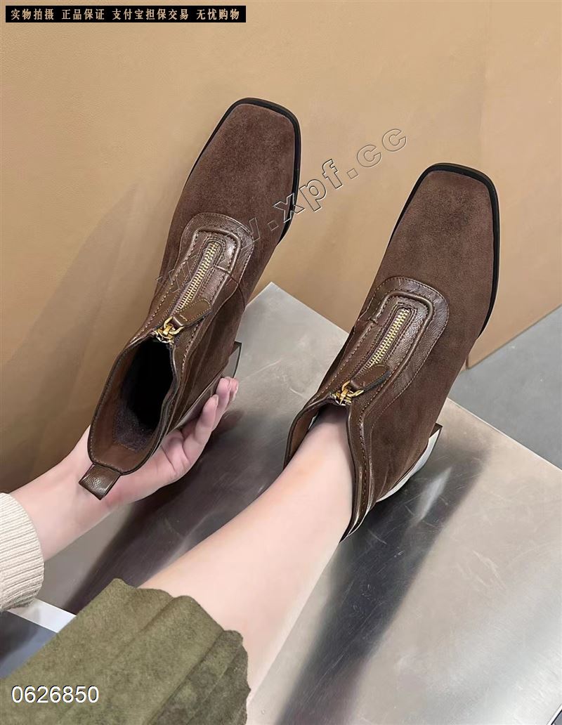 秋冬季新款双色圆头粗跟百搭时尚软底舒适女靴5520
