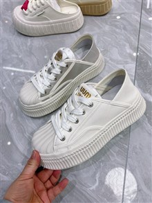 依依涵蓄
