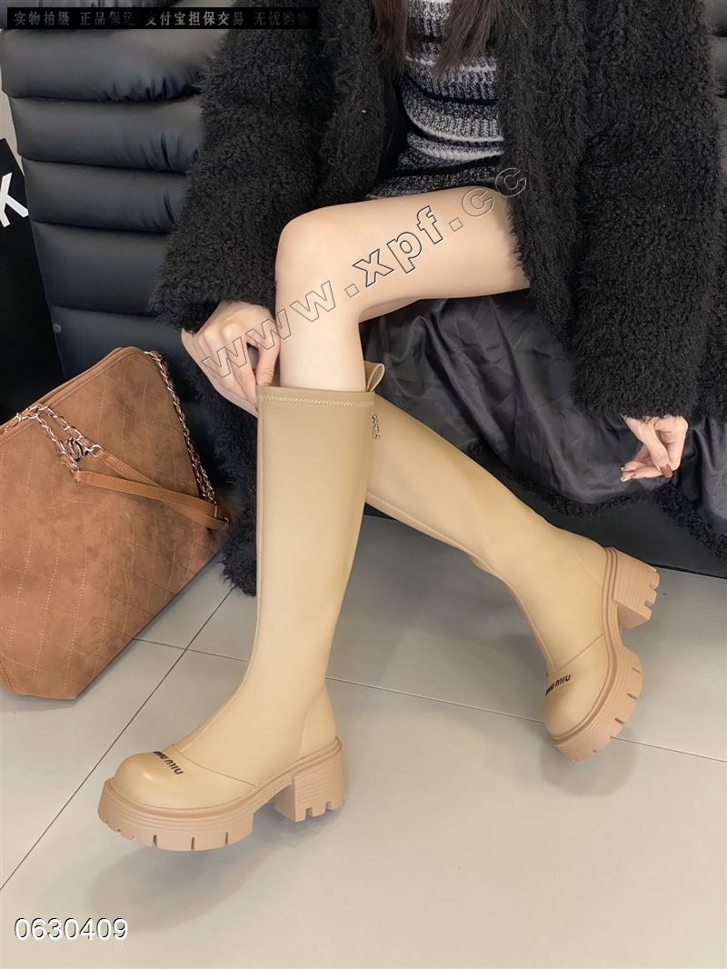 加绒萝莉舞后