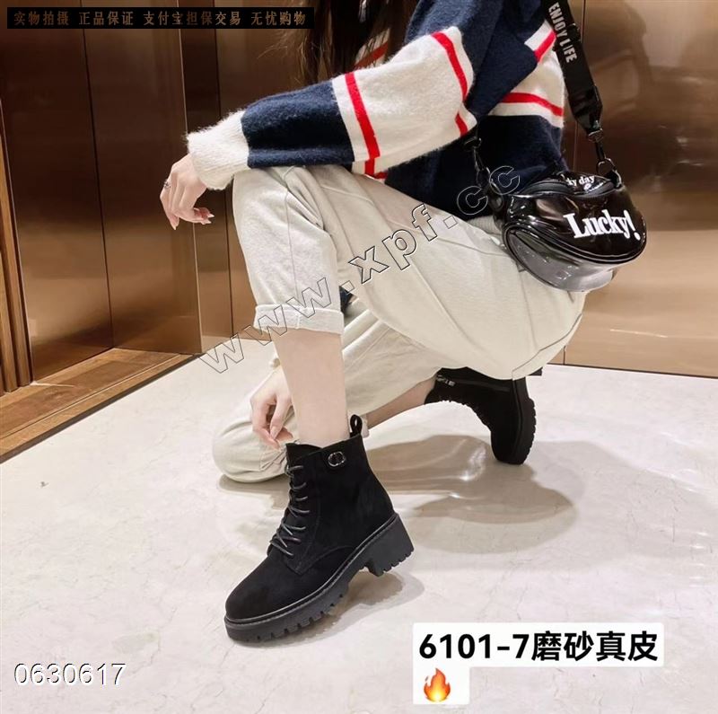 羊猄绒短靴61 07一7  单里
