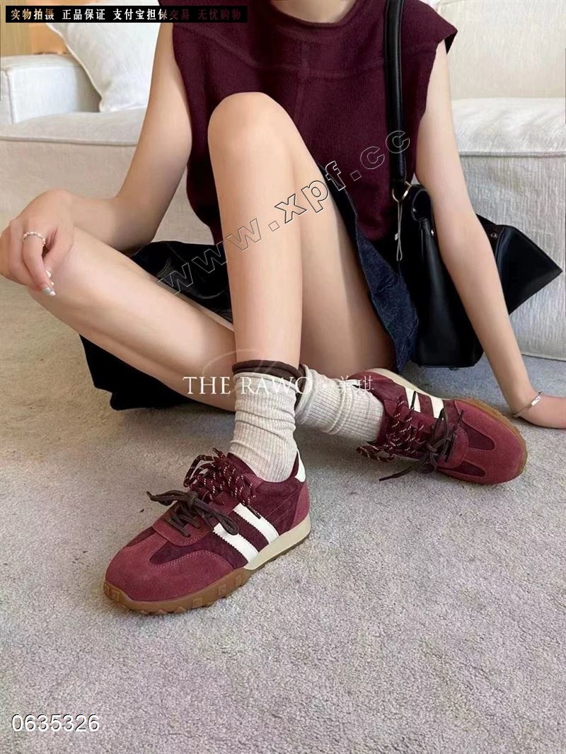 𝐁𝐎𝐁𝐎  1558