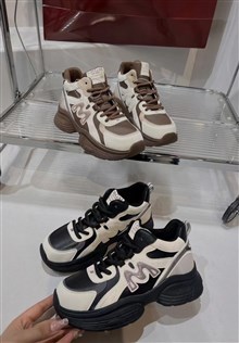 高挑