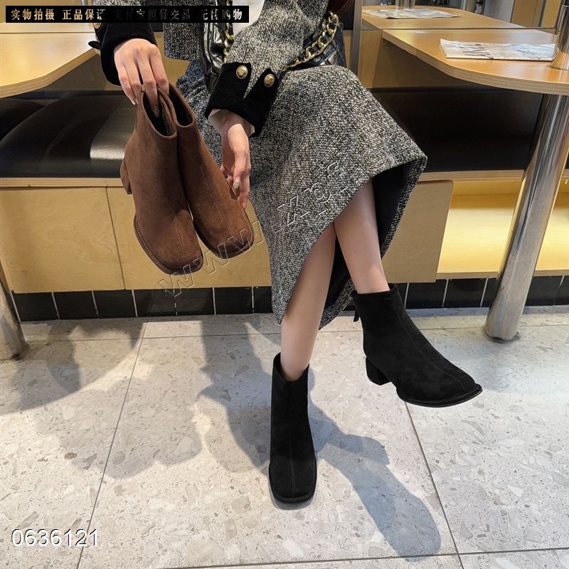 时尚短靴  绒里
