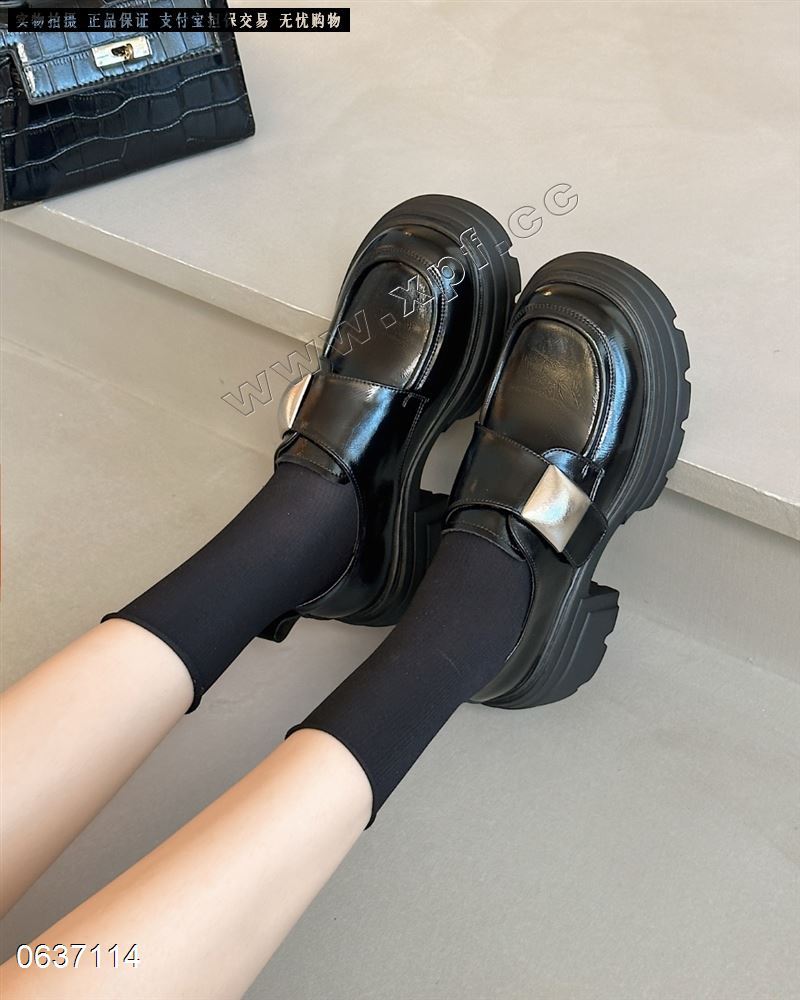 时尚单鞋