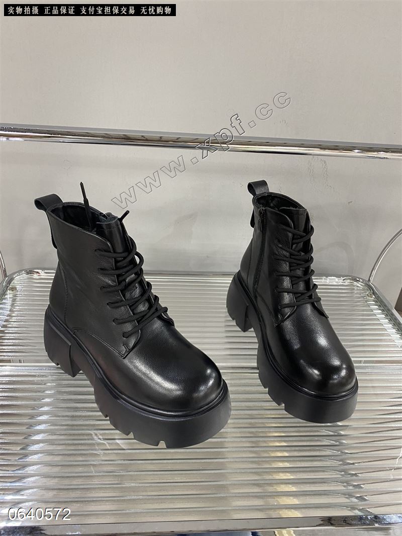 头层牛皮加棉短靴