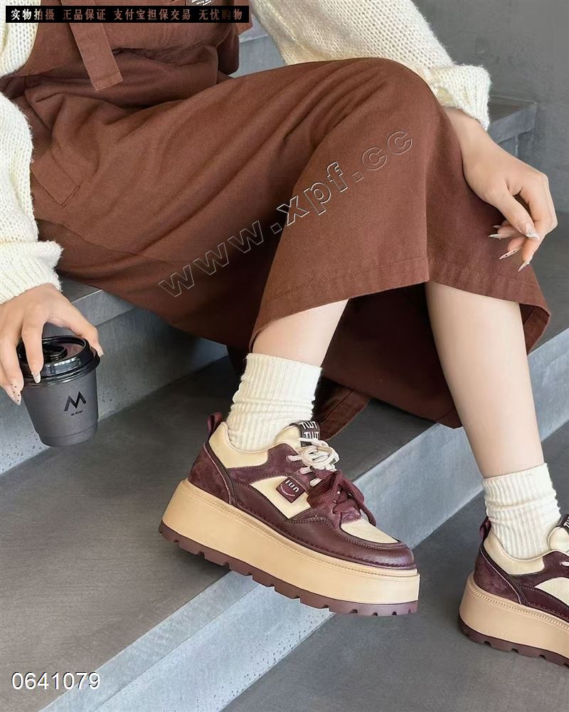 加绒休闲鞋