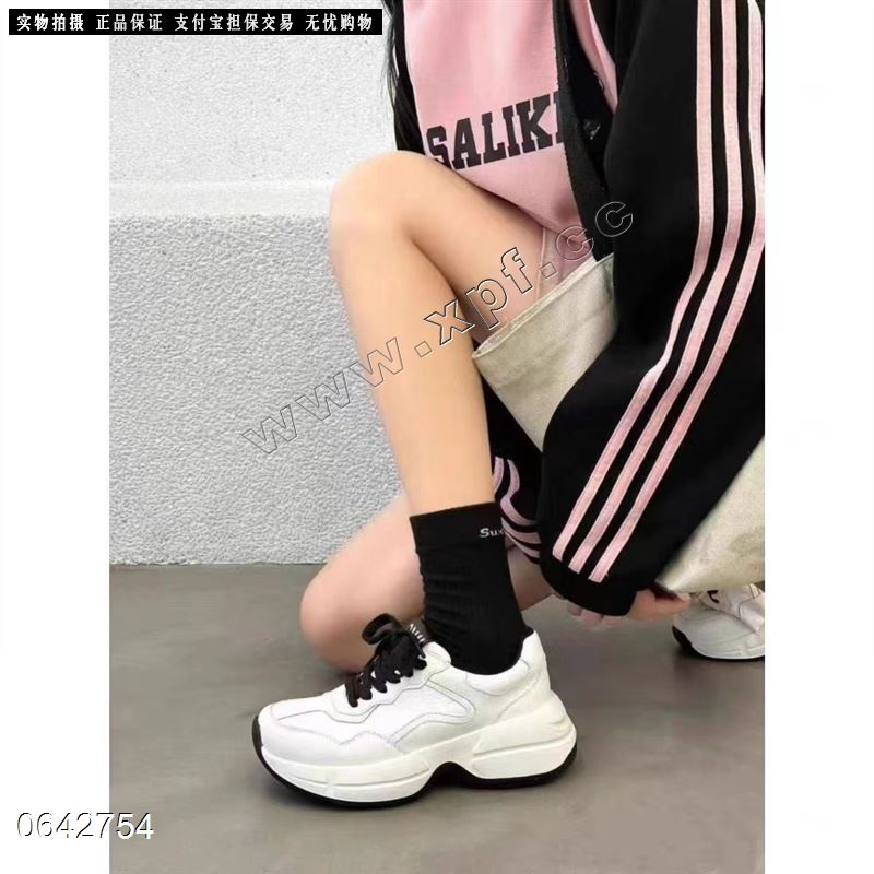 加绒休闲鞋