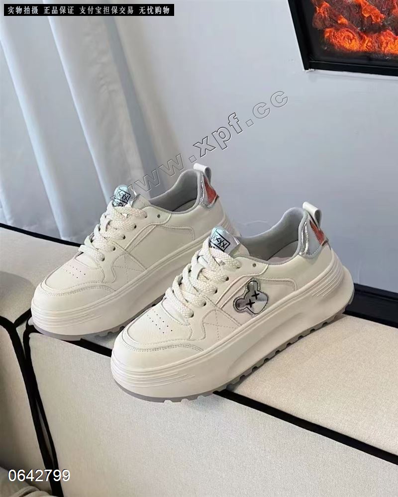 大牌真皮爆款小白鞋超轻发泡底