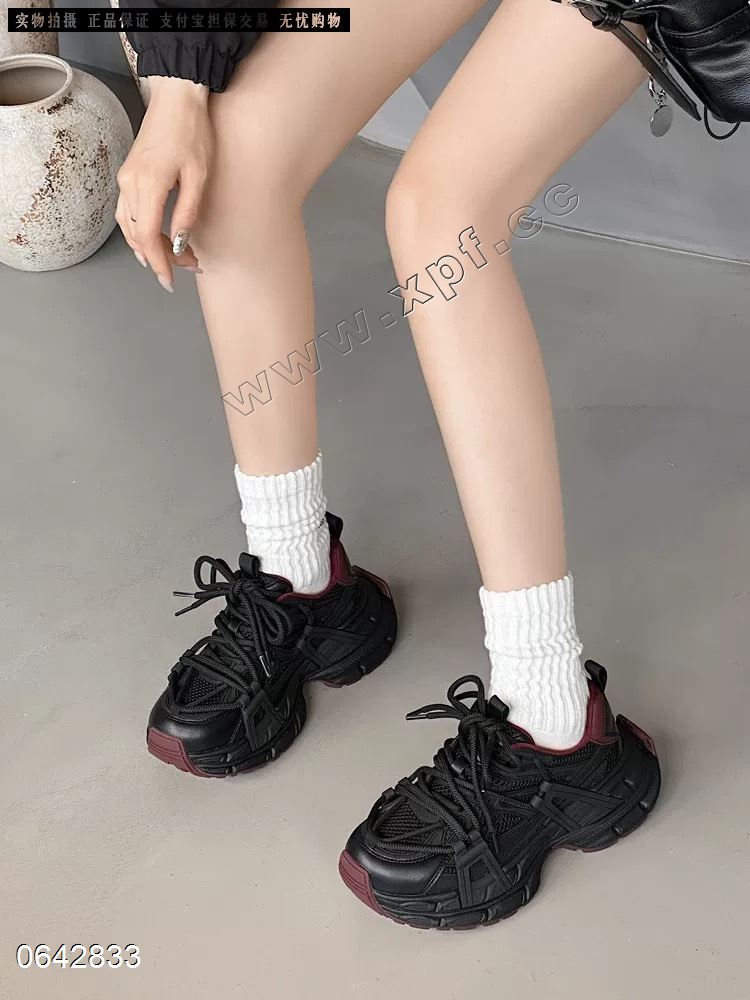 伊丝丽娜   单里