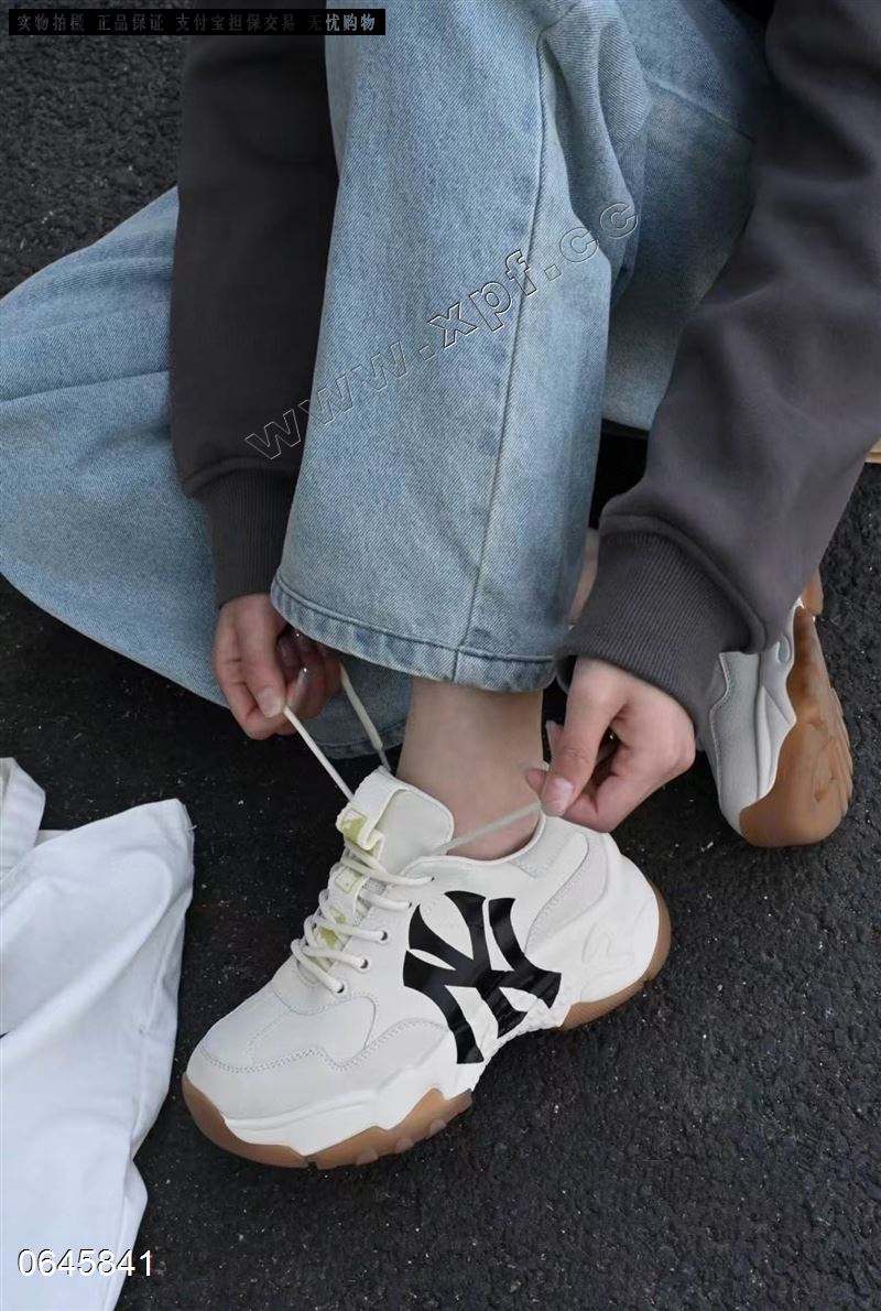 爱丽维斯
