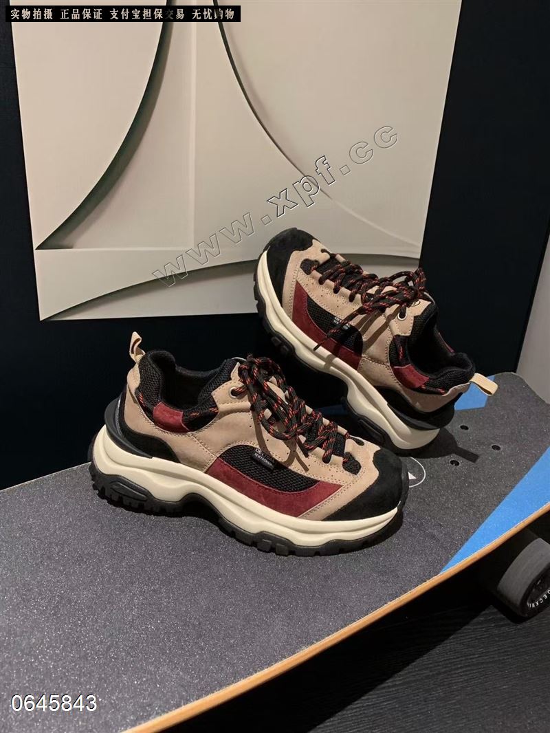 爱丽维斯