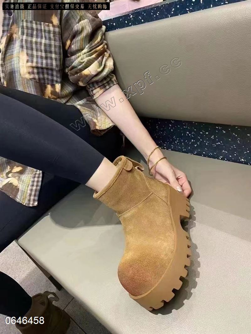 芮萨  加绒