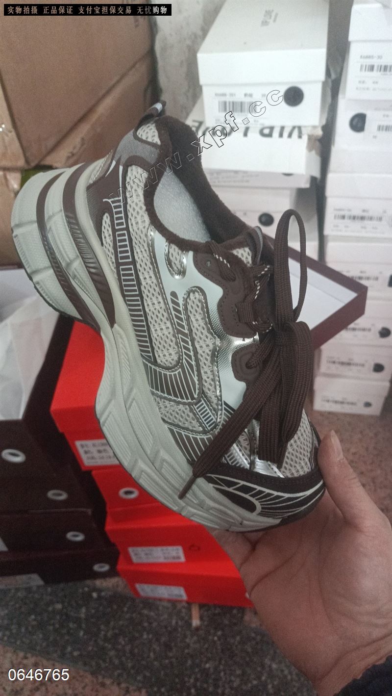 M998时尚休闲鞋  加棉  4588清货