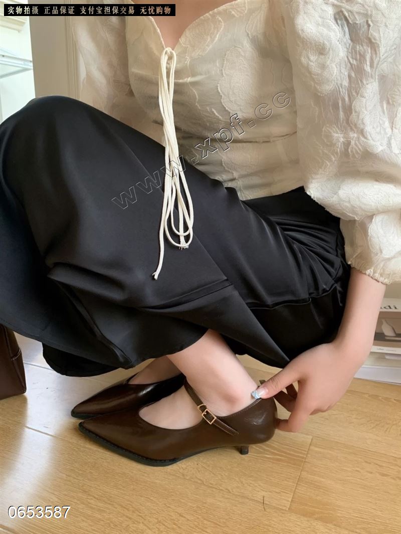 𝐁𝐀&𝐄𝐀(她她秀) 263-6515