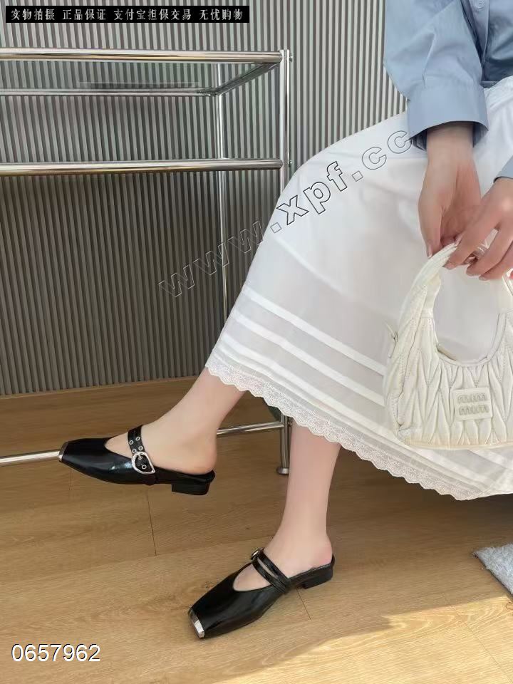 包头女拖鞋