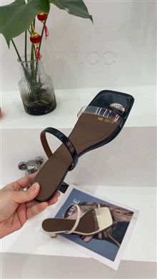 劳拉
