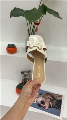 劳拉