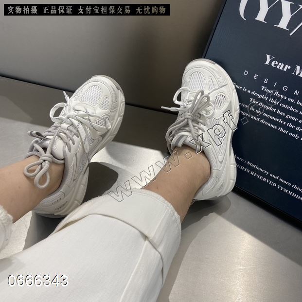 时尚休闲鞋
