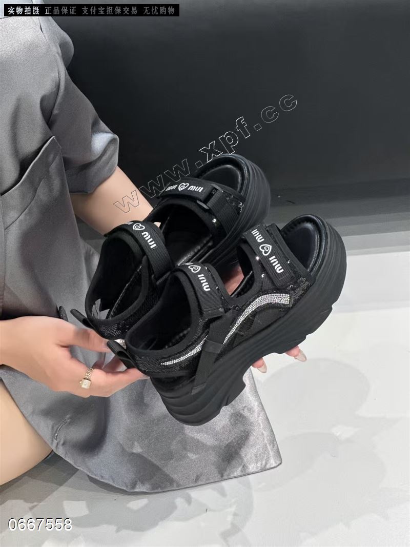 新款厚底女凉鞋11599
