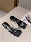 时尚拖鞋