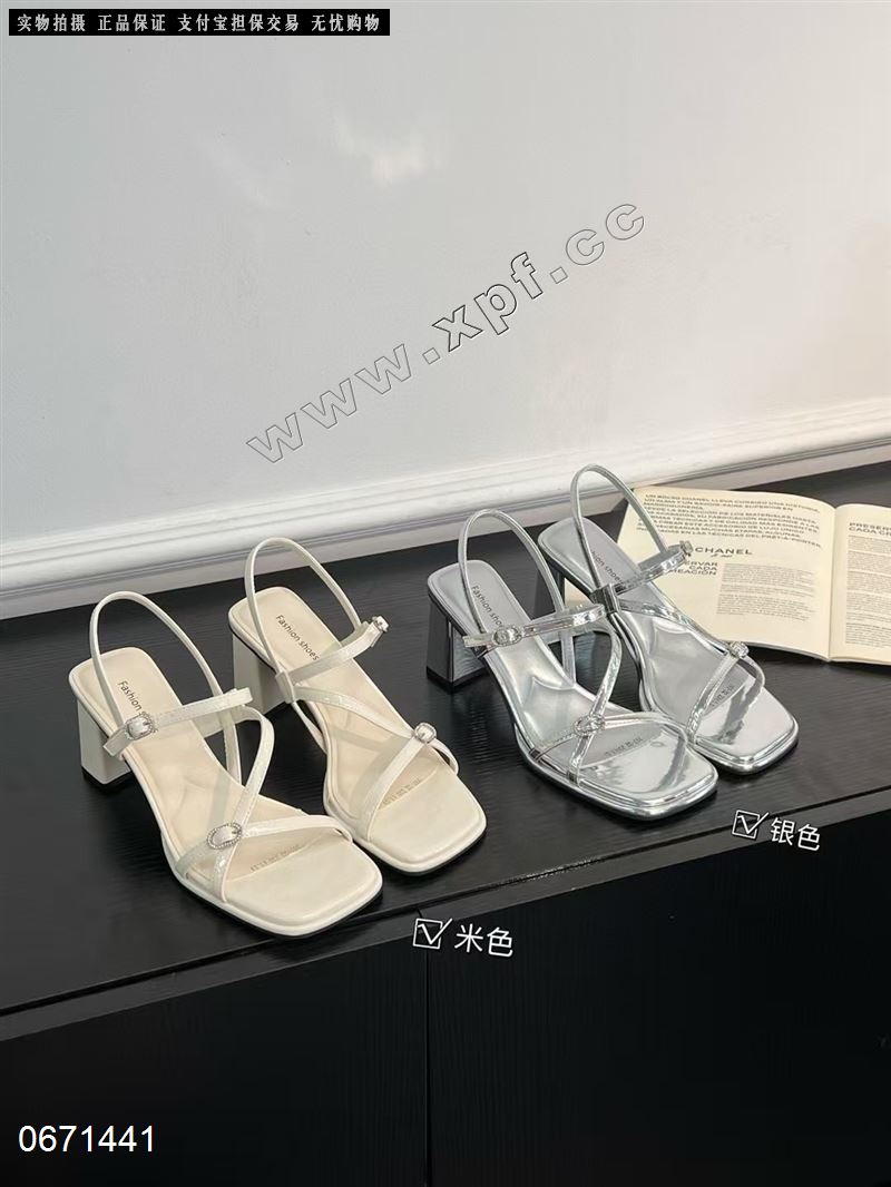 时尚凉鞋23063
