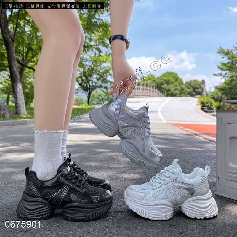 新款厚底女休闲鞋 A557