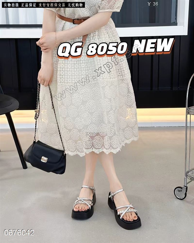 时尚凉鞋 8050