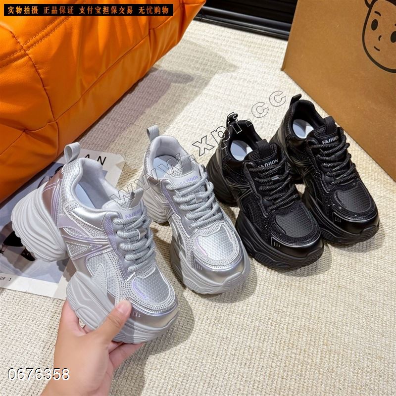 时尚休闲鞋 A557一1