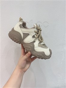 她她左右 8811