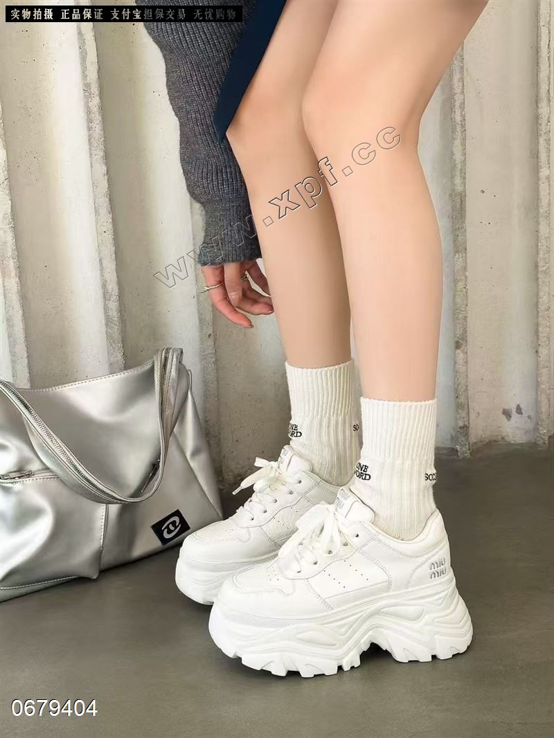 依恋莱